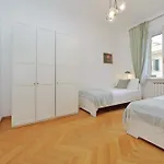 Ych-Comfortable 2 Bedrooms Flat Near Colosseum