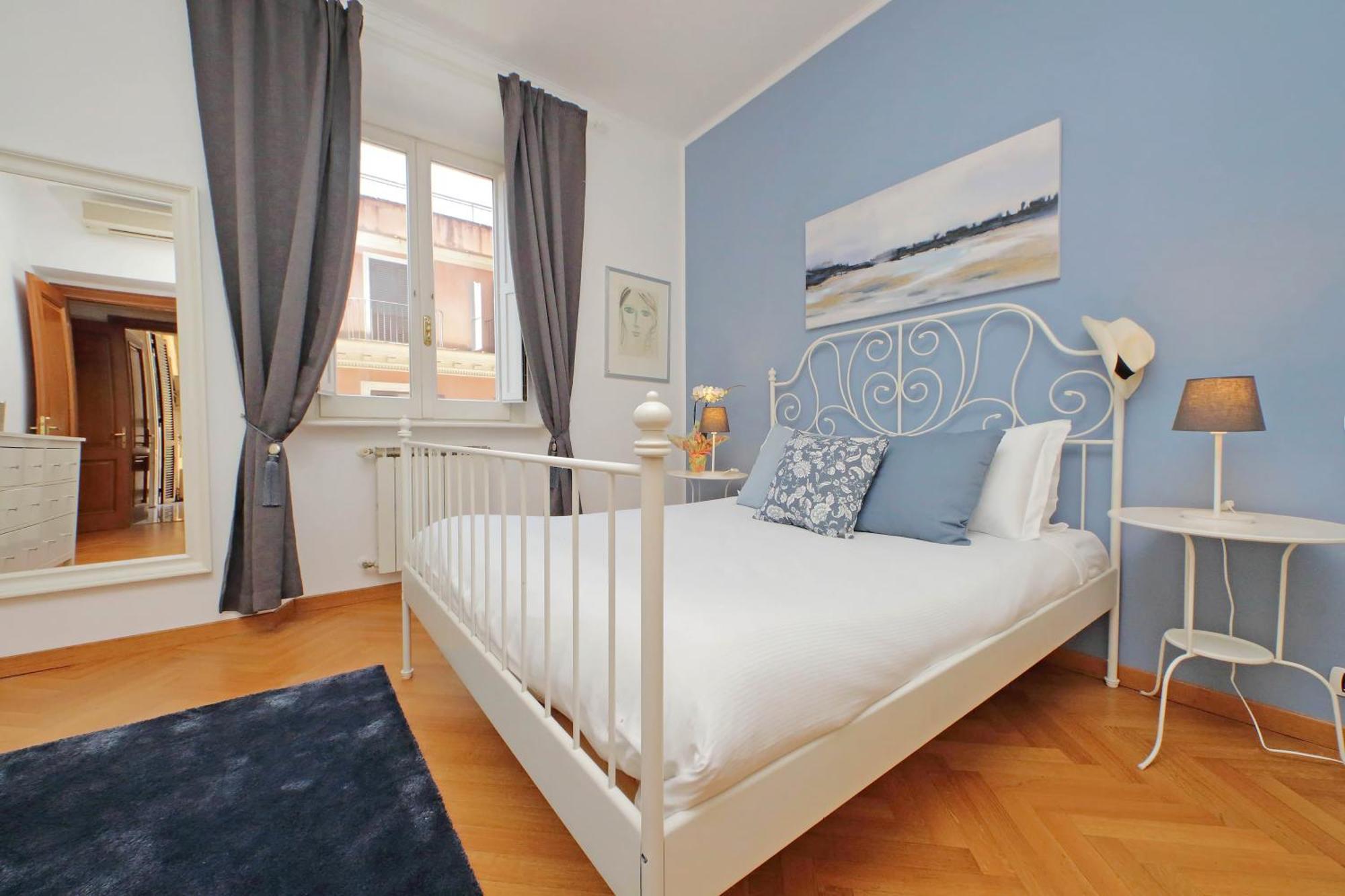 Ych-comfortable 2 Bedrooms Flat Near Colosseum Rom