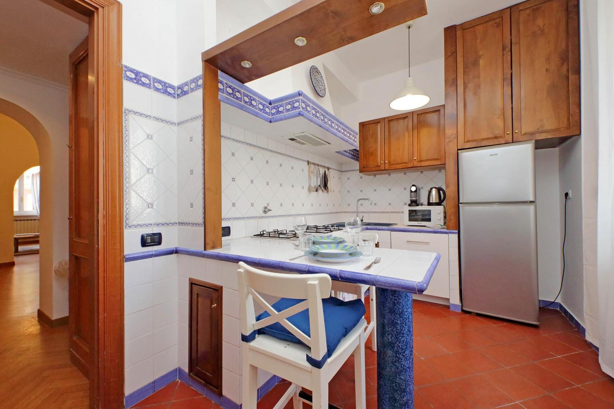Ych-comfortable 2 Bedrooms Flat Near Colosseum Rom